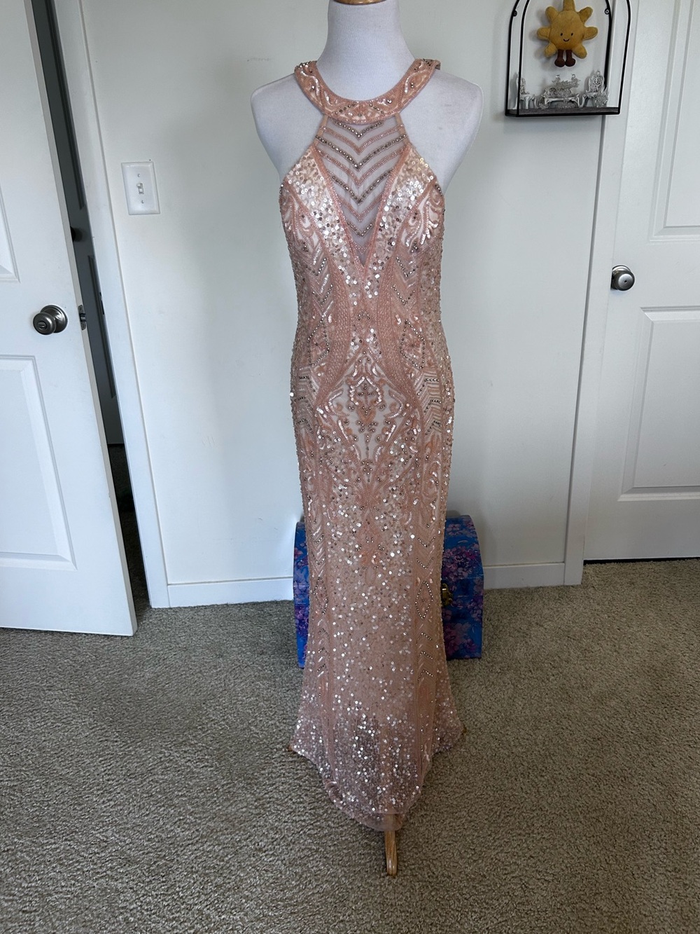 Camille La Vie Champagne Pink Sequin Beaded Formal Maxi Gown Size 4